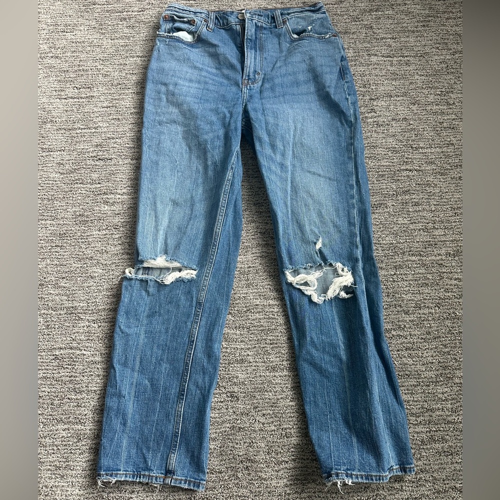 Abercrombie & Fitch Size 28/6 Ultra High Rise Ankle Straight Jeans - Distressed